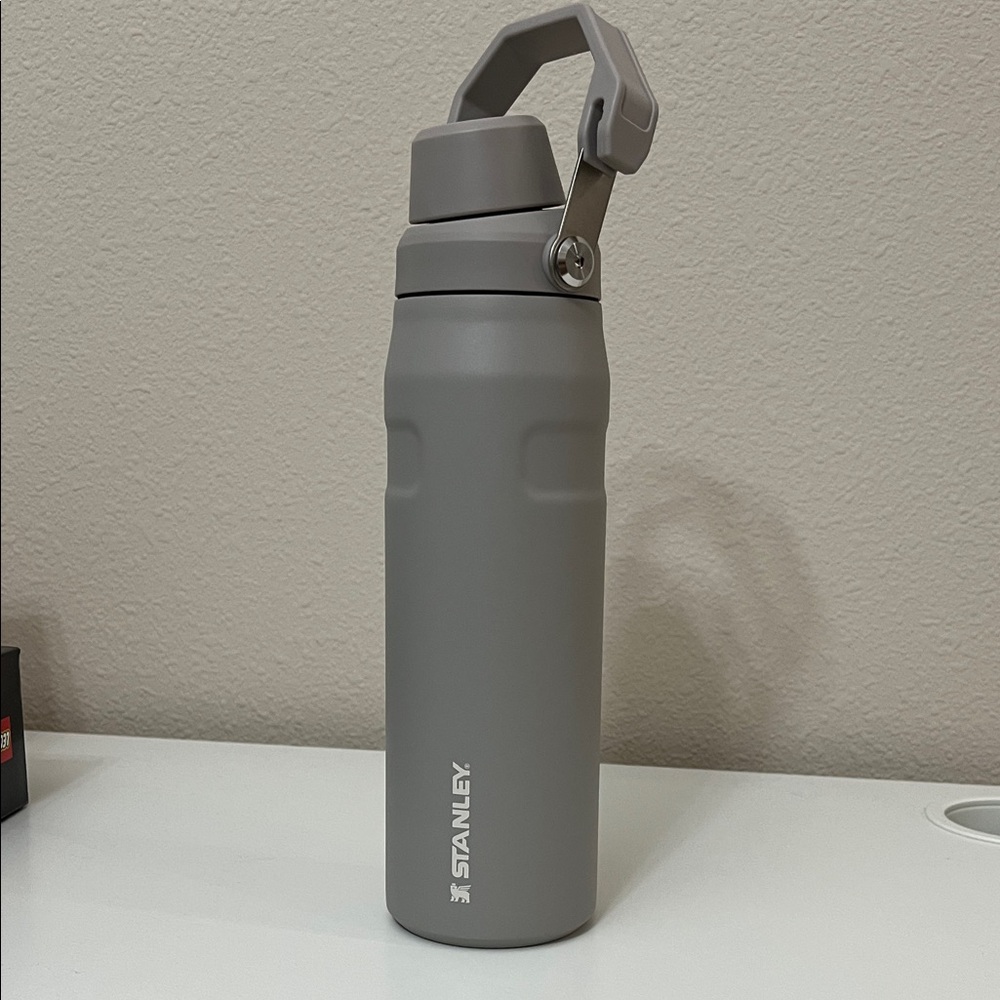 Stanley Matte Gray IceFlow AeroLight bottle with fast flow lid